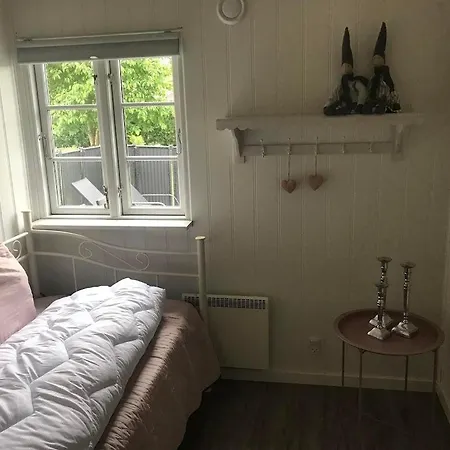 בית נופש Stunning In With 3 Bedrooms, Internet And Sauna