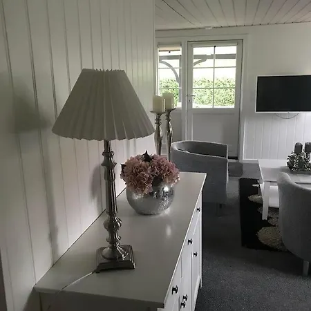 בית נופש Stunning In With 3 Bedrooms, Internet And Sauna הדרסלב